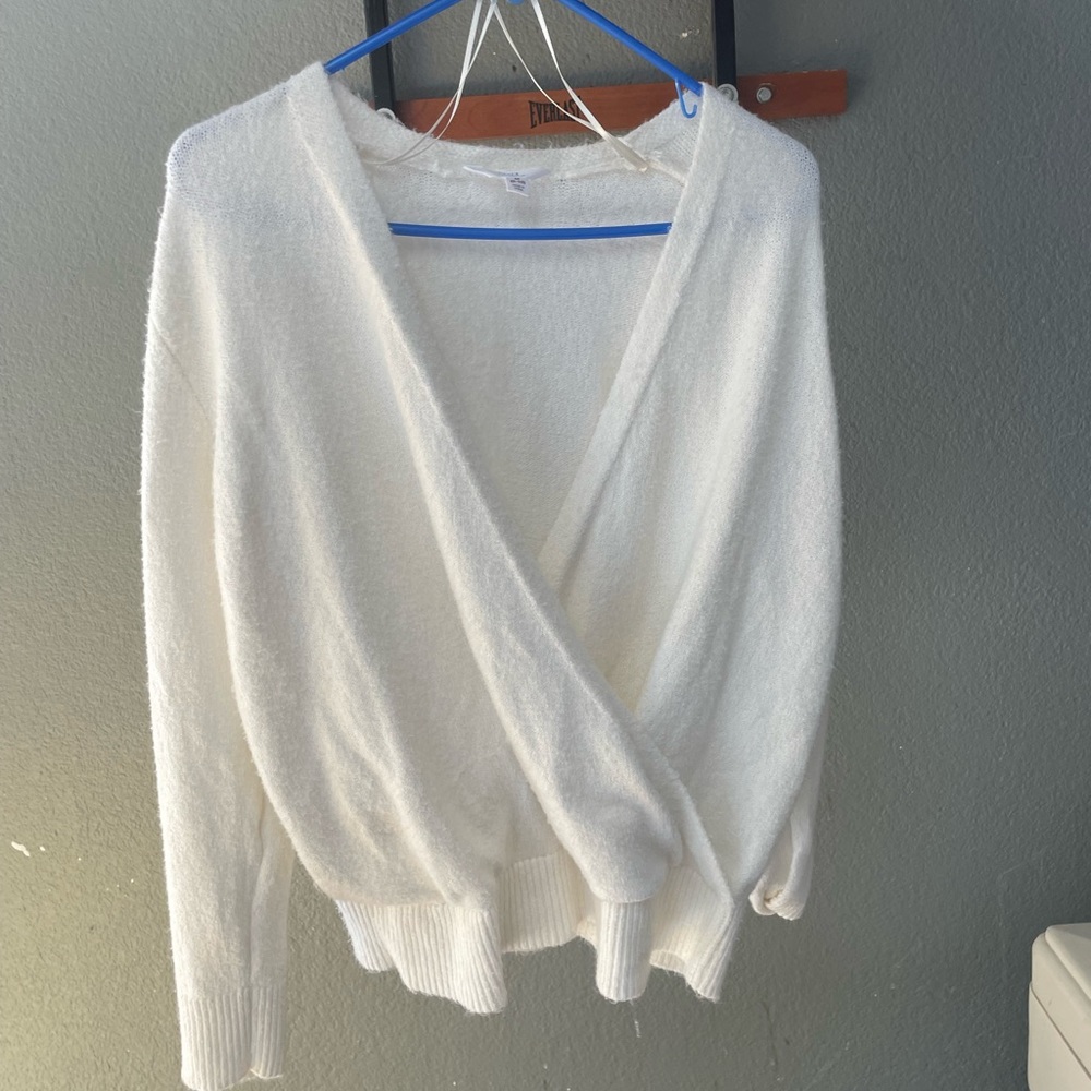 White long sleeve sweater deep V-neck